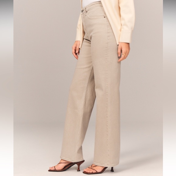 NWT Abercrombie & Fitch Curve Love High Rise 90s Relaxed Jeans - Picture 1 of 11